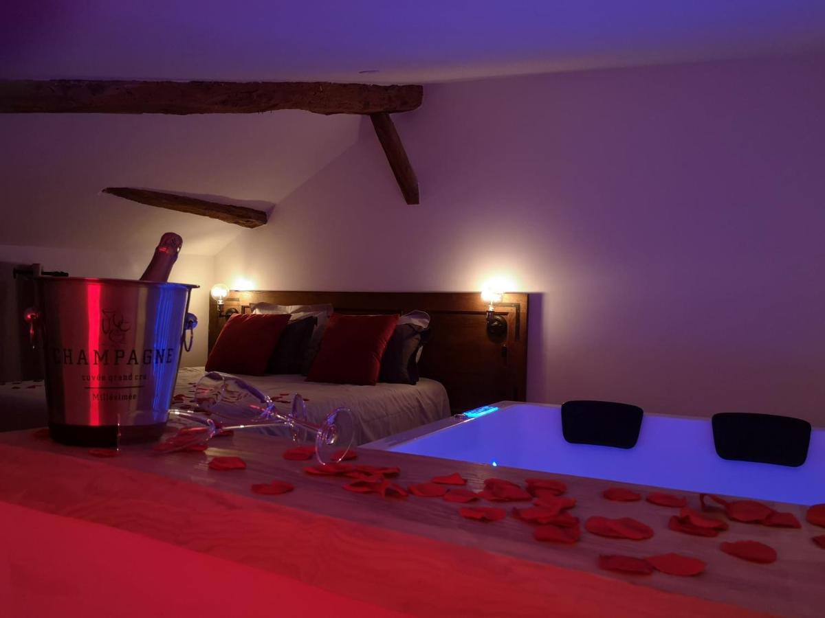 Escapadeveyloise-Nuit Romantique-Spa-Cine-Champagne Pont-de-Veyle Kültér fotó