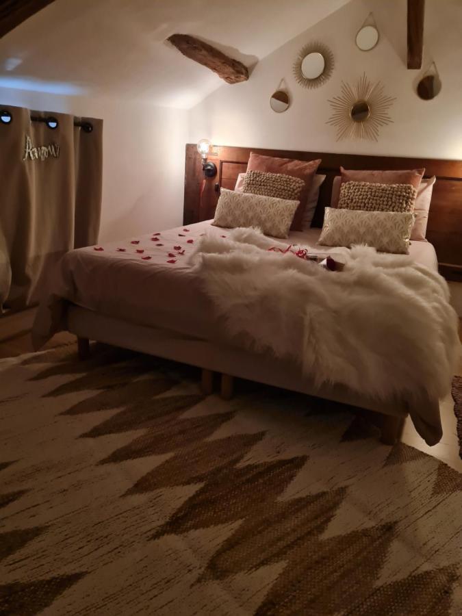 Escapadeveyloise-Nuit Romantique-Spa-Cine-Champagne Pont-de-Veyle Kültér fotó