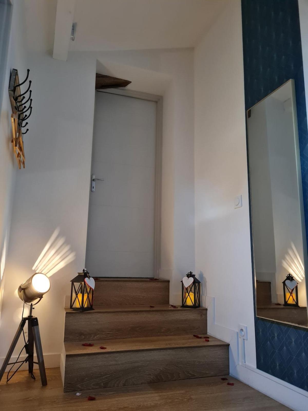 Escapadeveyloise-Nuit Romantique-Spa-Cine-Champagne Pont-de-Veyle Kültér fotó