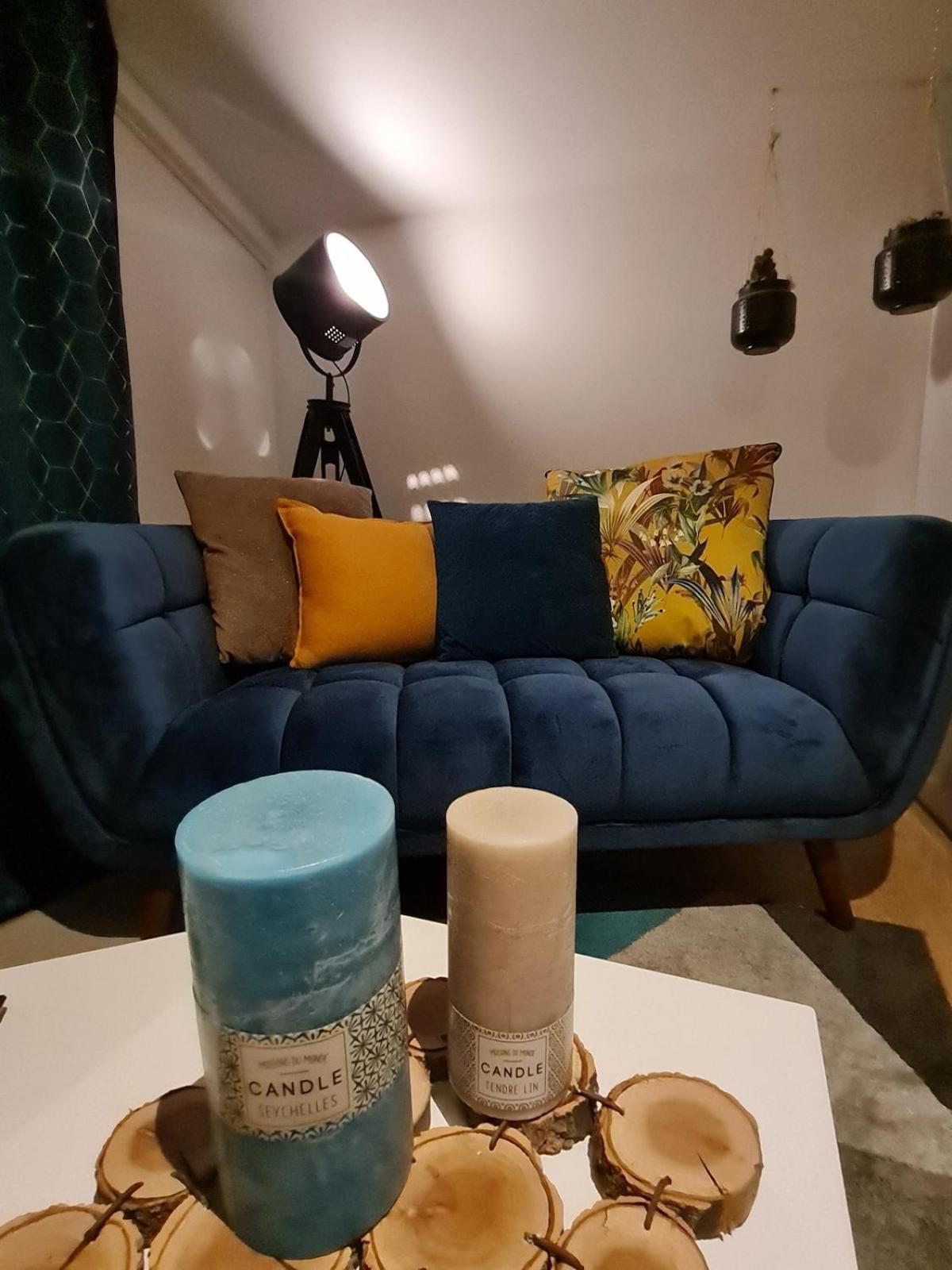 Escapadeveyloise-Nuit Romantique-Spa-Cine-Champagne Pont-de-Veyle Kültér fotó